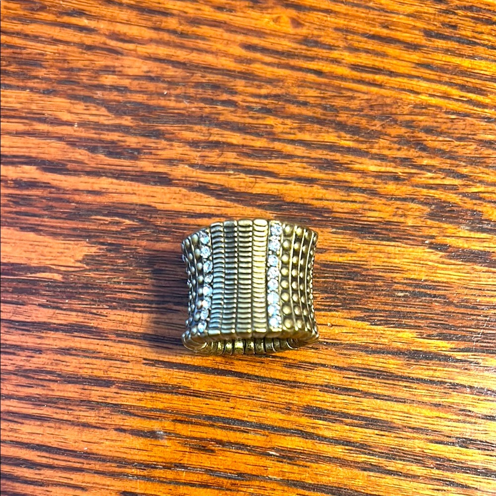 Gold stretch band Textured Ring with rhinestones
